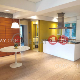 Charming 2 bedroom with balcony & parking | For Sale | Park Garden 柏園 _0