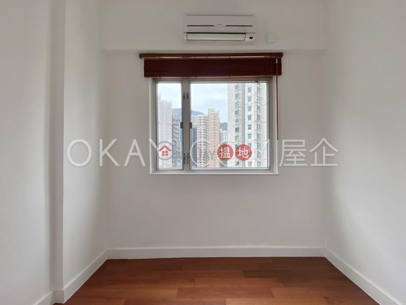 HK$ 10M, Golden Phoenix Court Western District Rare 2 bedroom on high floor with sea views | For Sale