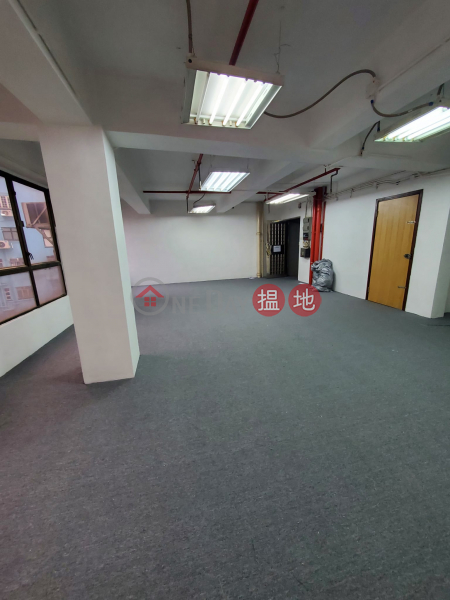 HK$ 31,800/ month | Lee Roy Commercial Building, Central District | Whole floor with practical floor plan, independent lobby