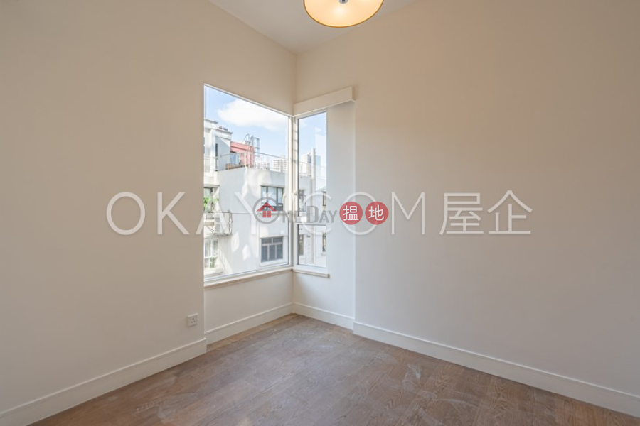 Stylish 3 bedroom with balcony | For Sale | The Altitude 紀雲峰 Sales Listings