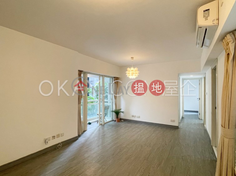 Tasteful 3 bedroom with balcony | For Sale | Centrestage 聚賢居 _0
