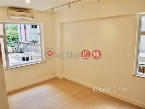 Efficient 2 bedroom with balcony | For Sale | Newtown Mansion 新唐大廈 _0