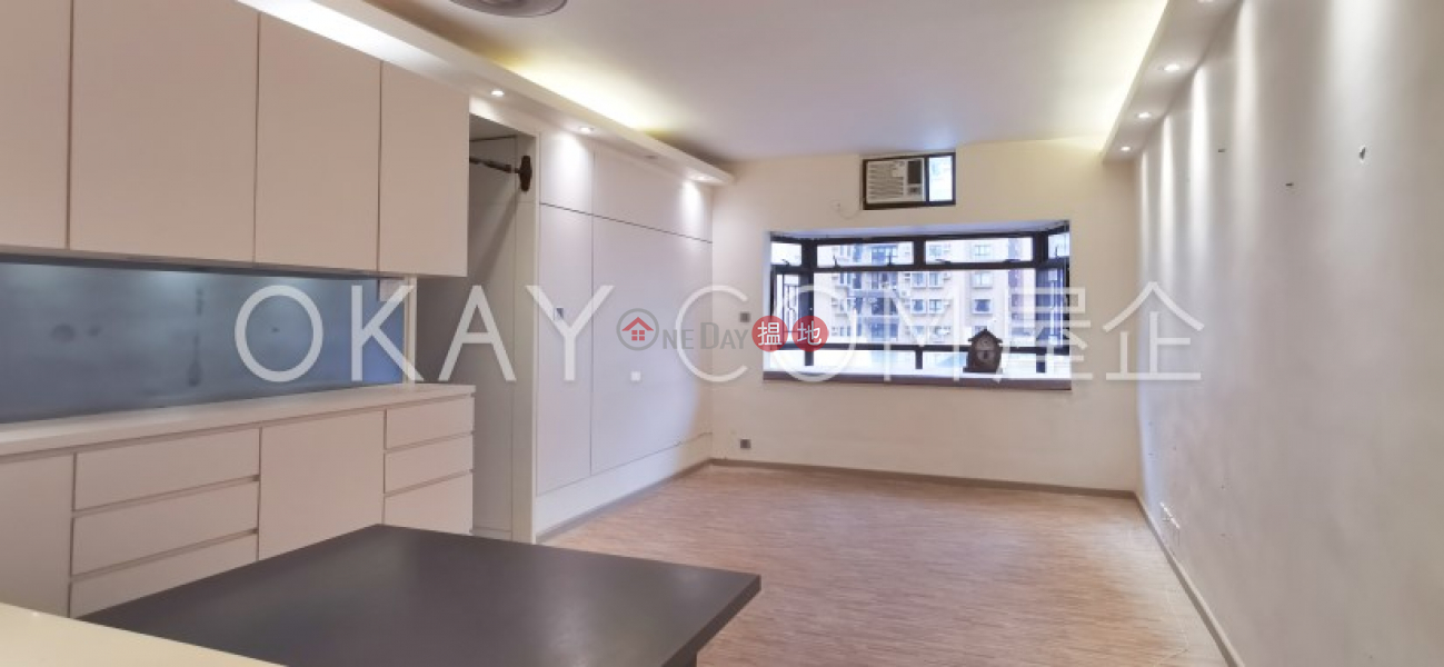Nicely kept 3 bedroom with parking | For Sale | Suncliffe Place 康盛苑 Sales Listings